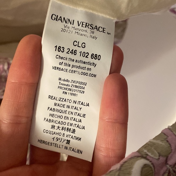 Versace silk limited edition robe - Picture 5 of 5